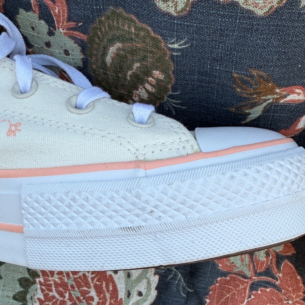 Stylish High-Top Cream Sneakers - Picture 9 of 13
